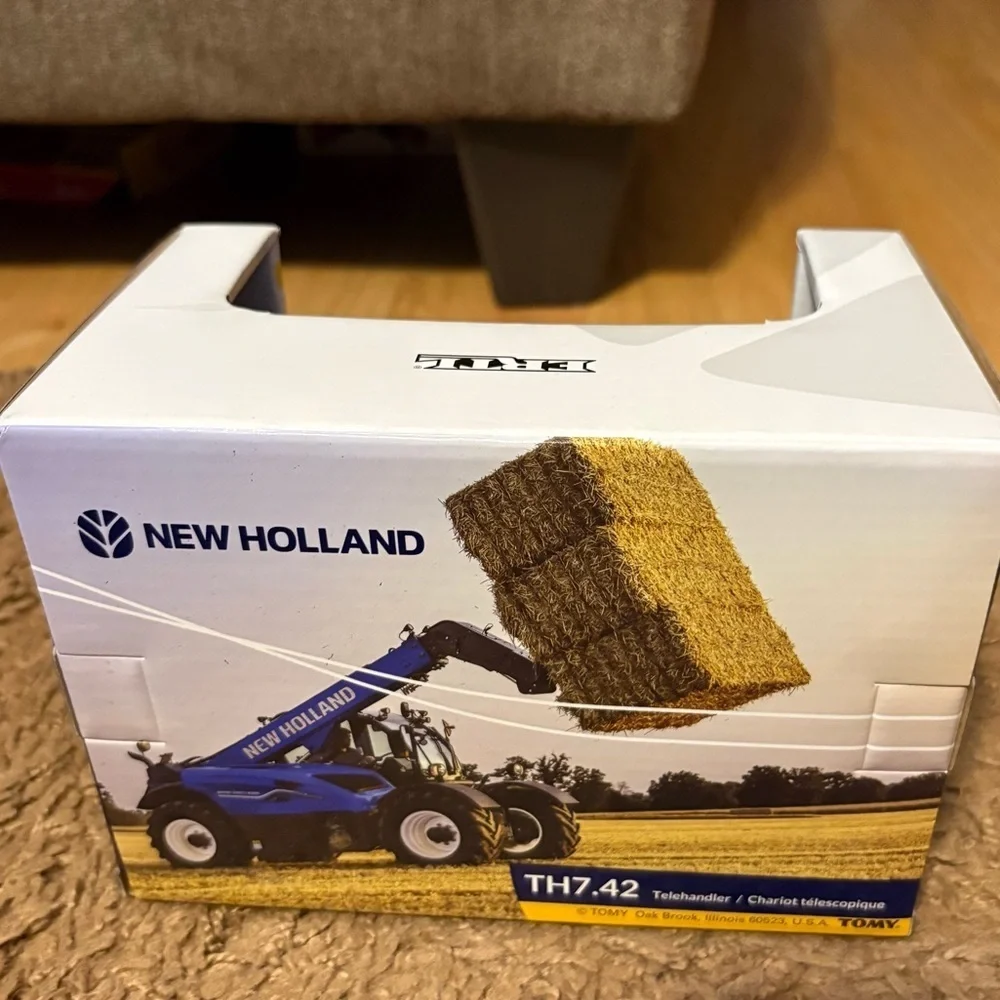 1/32 New Holland Blue TH7.42 Telehandler With Bucket & Forks NEW Tractor Toy